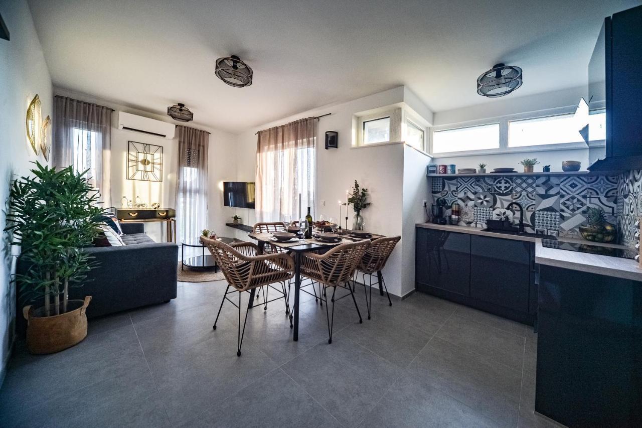 Cube Residence Kastela Ngoại thất bức ảnh