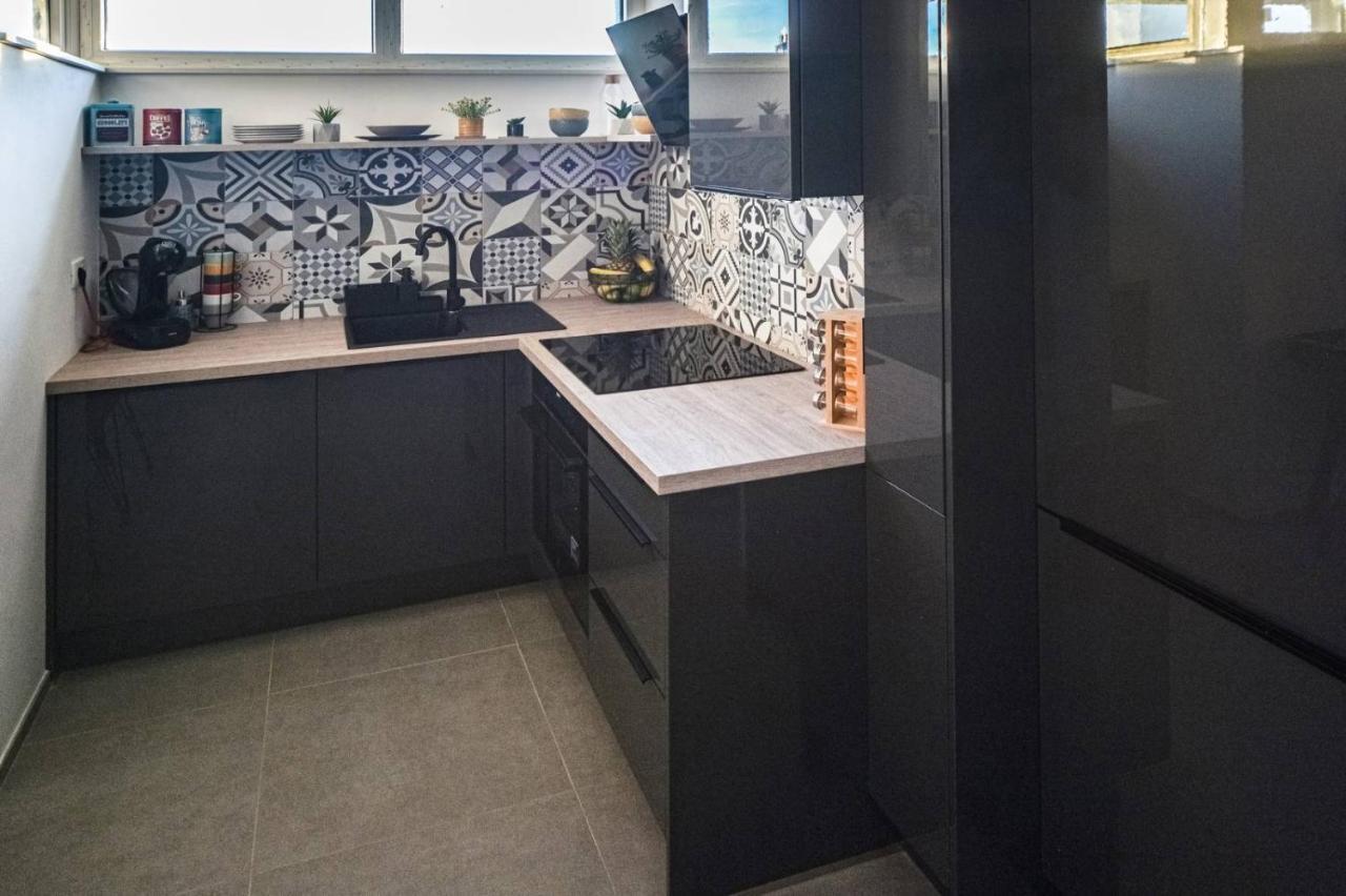 Cube Residence Kastela Ngoại thất bức ảnh
