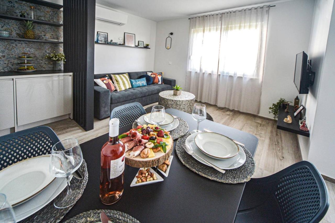 Cube Residence Kastela Ngoại thất bức ảnh