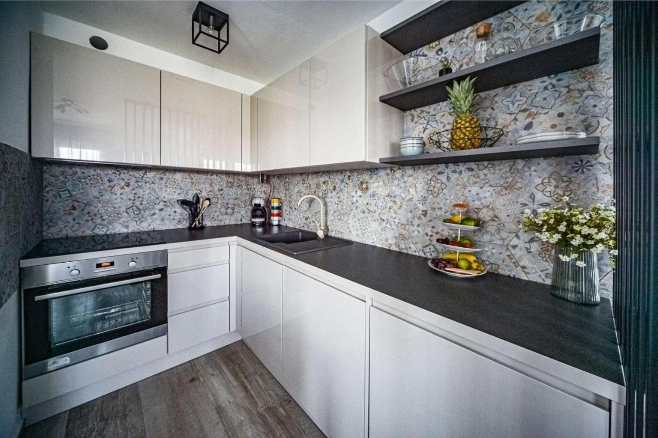 Cube Residence Kastela Ngoại thất bức ảnh