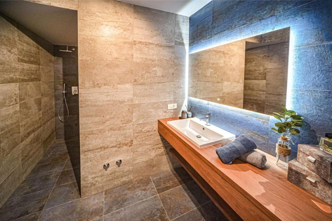 Cube Residence Kastela Ngoại thất bức ảnh