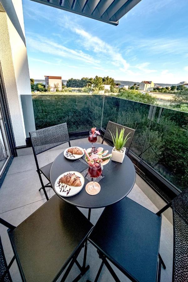 Cube Residence Kastela Ngoại thất bức ảnh