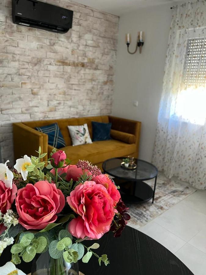 Cube Residence Kastela Ngoại thất bức ảnh