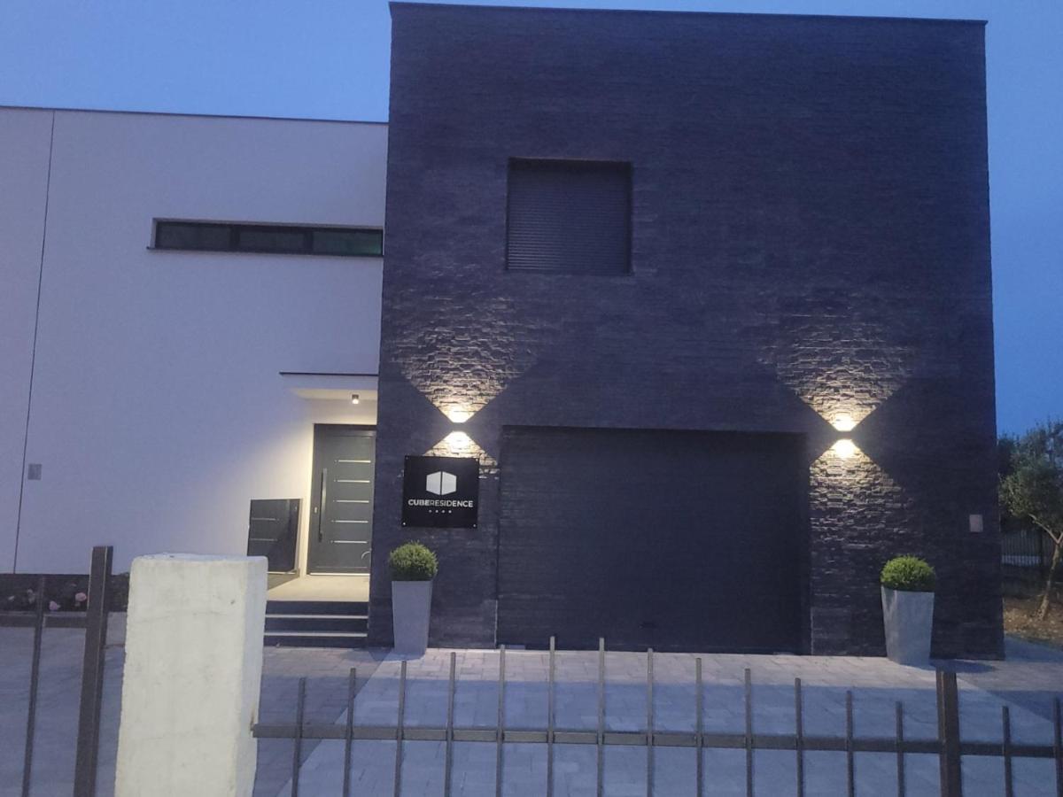 Cube Residence Kastela Ngoại thất bức ảnh